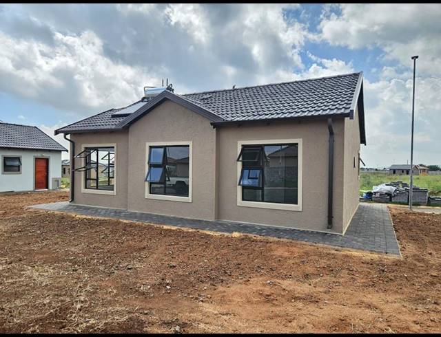 3 BEDROOM HOUSE FOR SALE IN COSMO CITY
